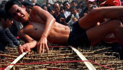 Những[-]tập[-]tục[-]khiến[-]cả[-]thế[-]giới[-]ghê[-]sợ